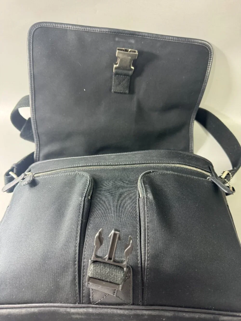 Authentic Coach #6411 Black Canvas with Leather Accents messenger Bag